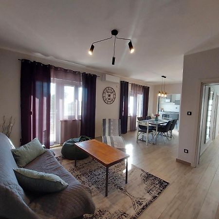 Family Apartment Cathy Galižana Esterno foto
