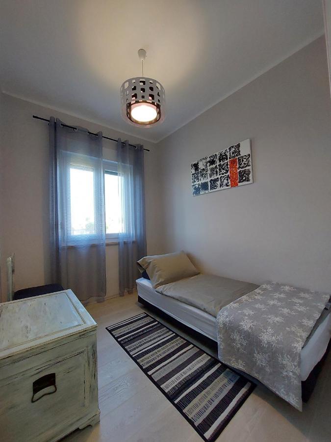 Family Apartment Cathy Galižana Esterno foto
