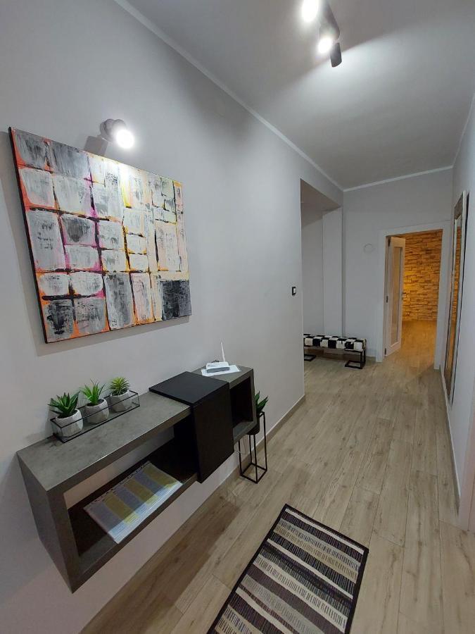 Family Apartment Cathy Galižana Esterno foto